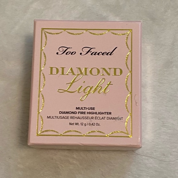 Too Faced Diamond Light Highlighter
